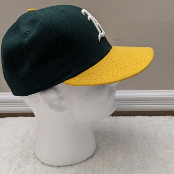 NWT. Authentic 59Fifty baseball cap OAKLAND As. Looks like it's been signed. - Picture 11 of 15